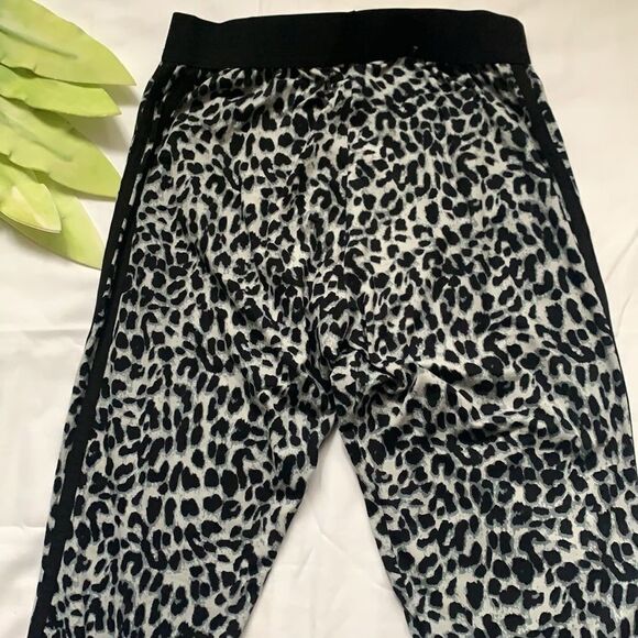 𝅺💥MOVE by Ardene leopard print stretch leggings💥 - Picture 3 of 11